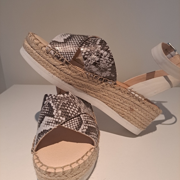 DOLCE VITA SANDALS - Picture 5 of 6